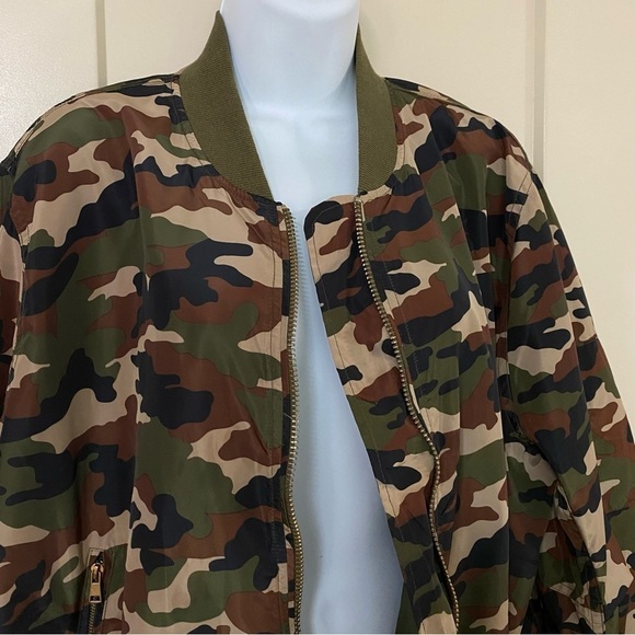 Lightweight Camo Nylon Bomber Jacket Woman Size 1X - Picture 6 of 15